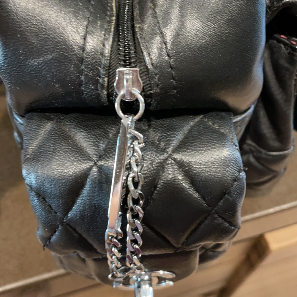 Iconic Chanel bag !!!! - Picture 5 of 8